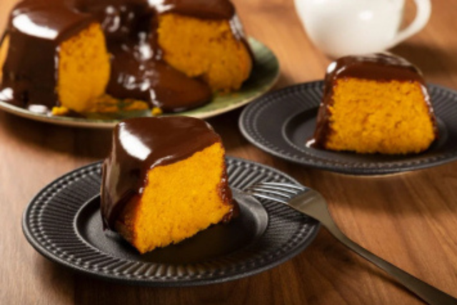 Receita de Bolo de Cenoura com Cobertura de Chocolate
