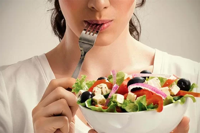 Mastigar devagar ajuda a emagrecer?